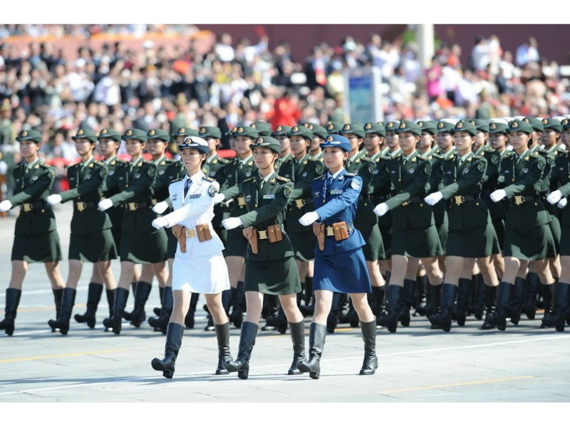 2009年国庆大阅兵女兵风姿壁纸